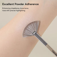 FelinWel Fan-shaped Highlighter Brush Soft Skin-friendly Vegan Bristles No Shedding